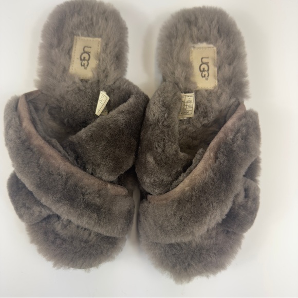 UGG Abela cris-cross grey furry sheepskin fluffy slippers sz 7 EUC - Picture 4 of 16